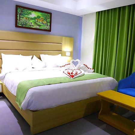 Abhayaa Hotel วิสาขปัตนัม ภายนอก รูปภาพ