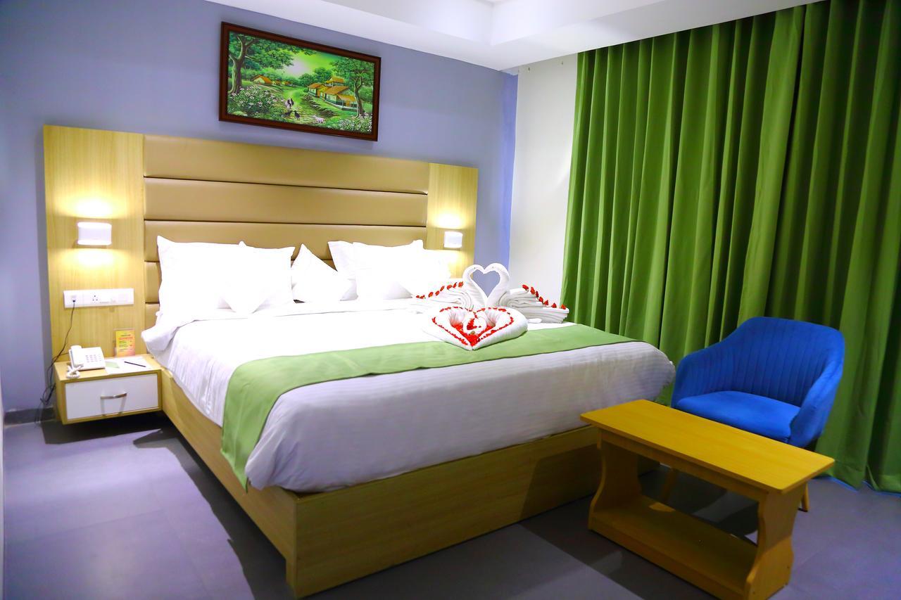 Abhayaa Hotel วิสาขปัตนัม ภายนอก รูปภาพ