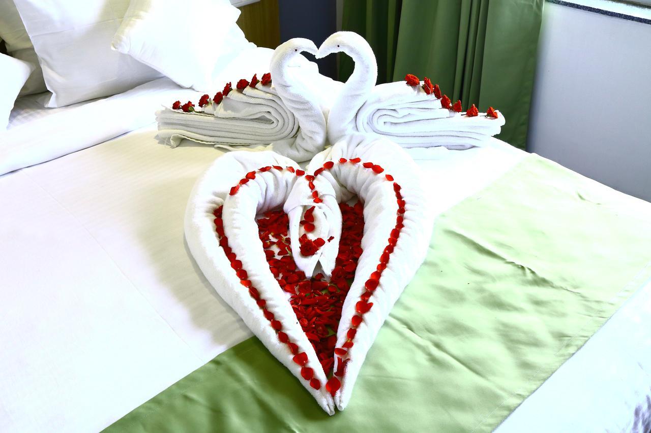 Abhayaa Hotel วิสาขปัตนัม ภายนอก รูปภาพ