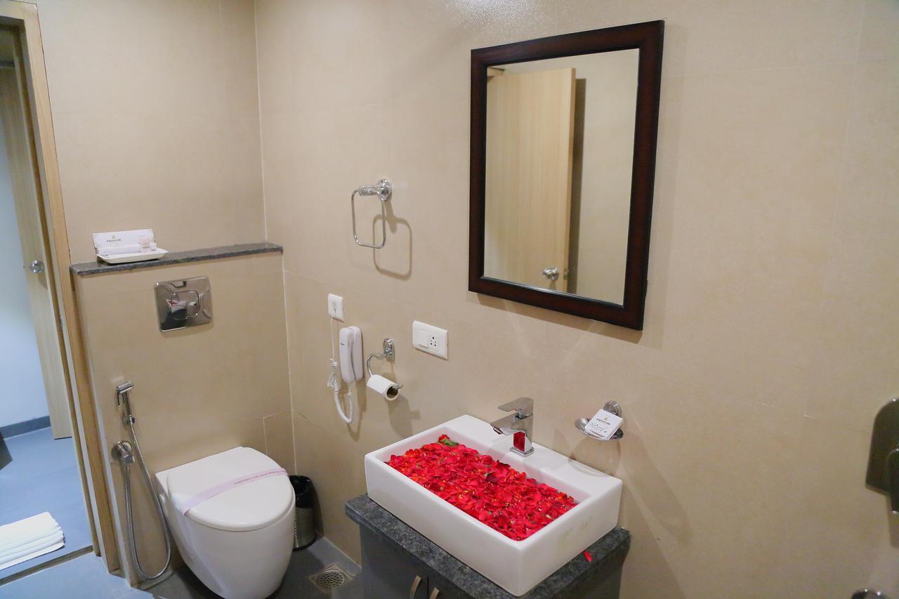 Abhayaa Hotel วิสาขปัตนัม ภายนอก รูปภาพ