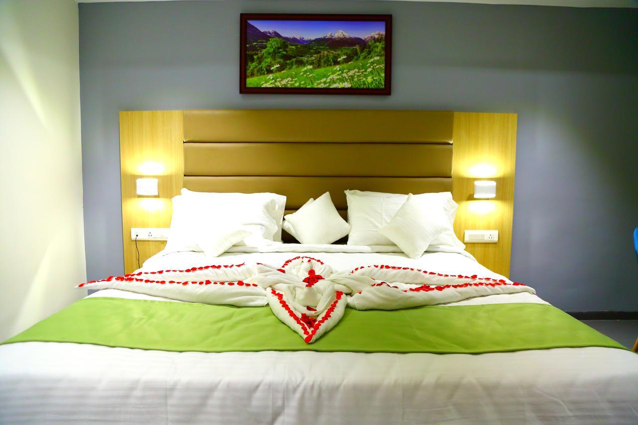 Abhayaa Hotel วิสาขปัตนัม ภายนอก รูปภาพ